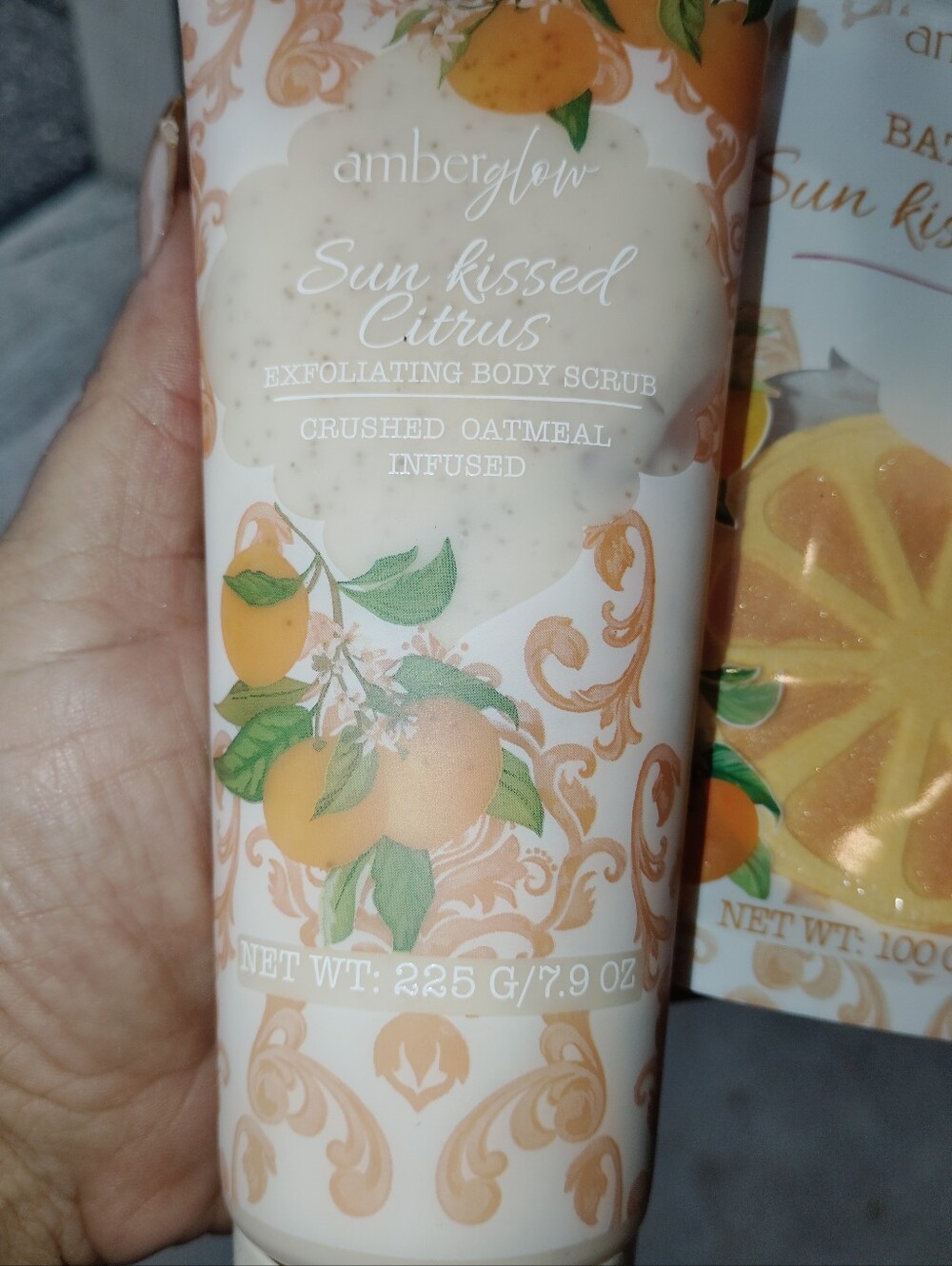 Amber glow Sunkist citrus exfoliating body scrub with oatmeal and fused New - Picture 3 of 4